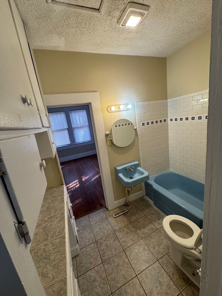 1734 Rocky Hollow Rd - Photo 7 of 11