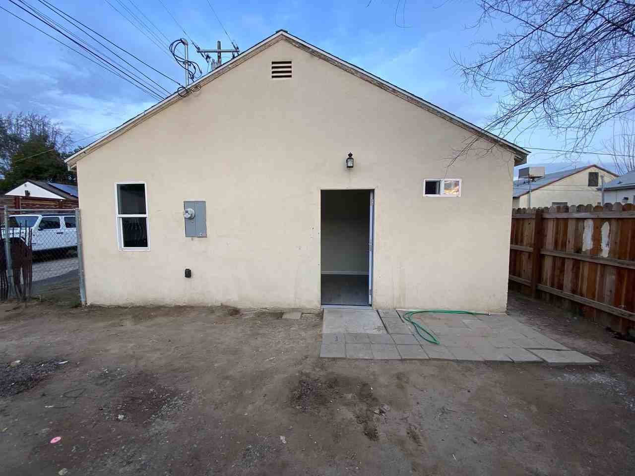 2706 Truxtun Ave #B - Photo 5 of 21