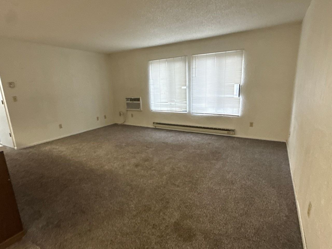 304 4th Ave E - Photo 2 of 5