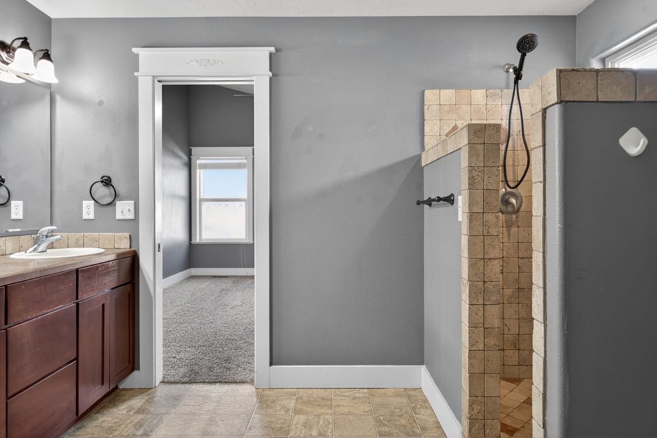 11165 W Box Canyon Ct - Photo 2 of 43