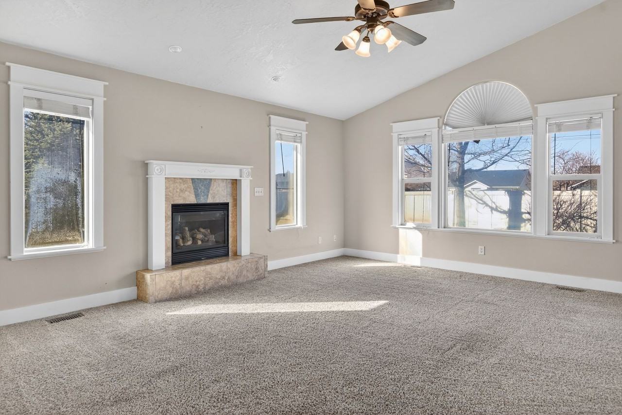 11165 W Box Canyon Ct - Photo 4 of 43