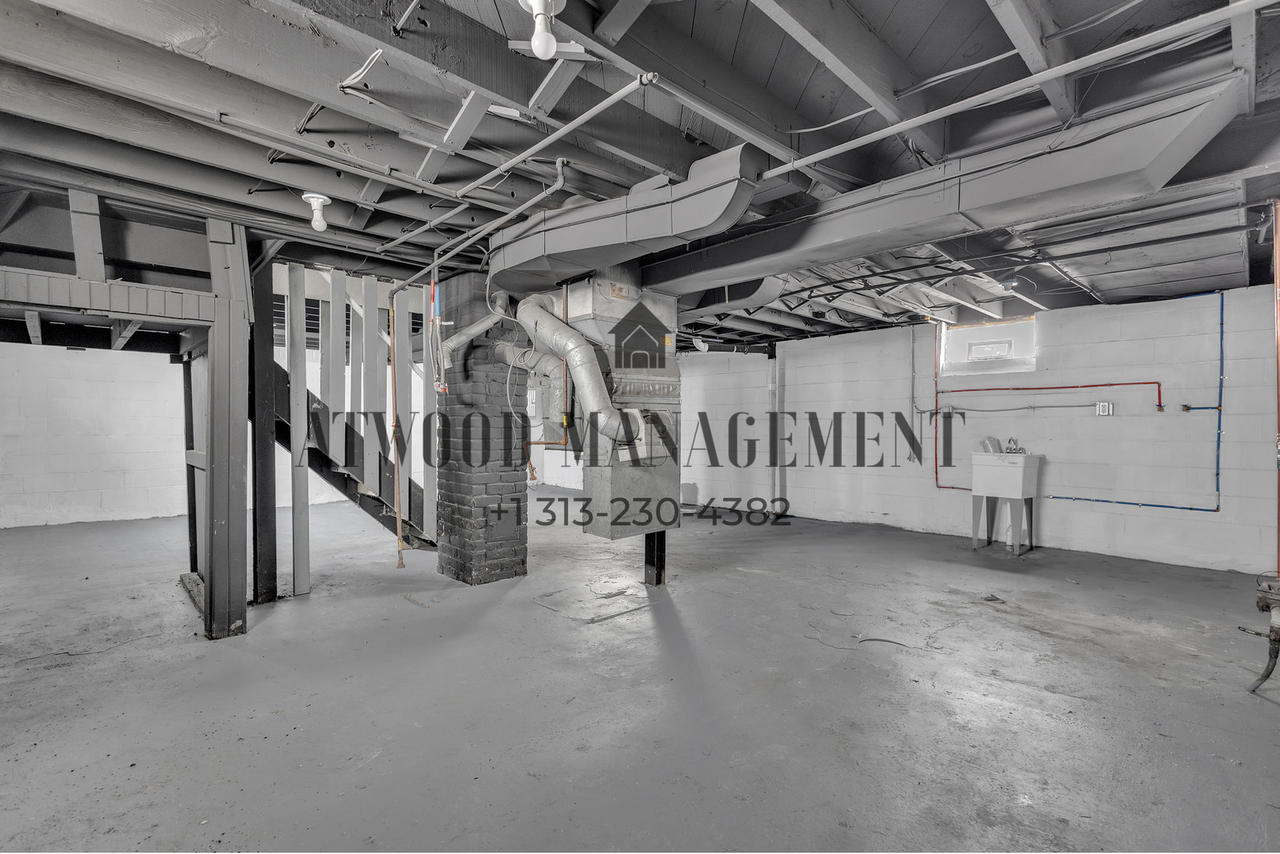 5955 Guilford St - Photo 7 of 9