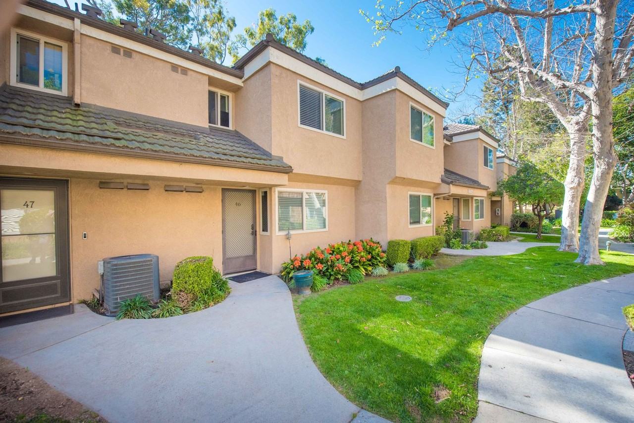 16921 Lakefront Cir - Photo 2 of 38