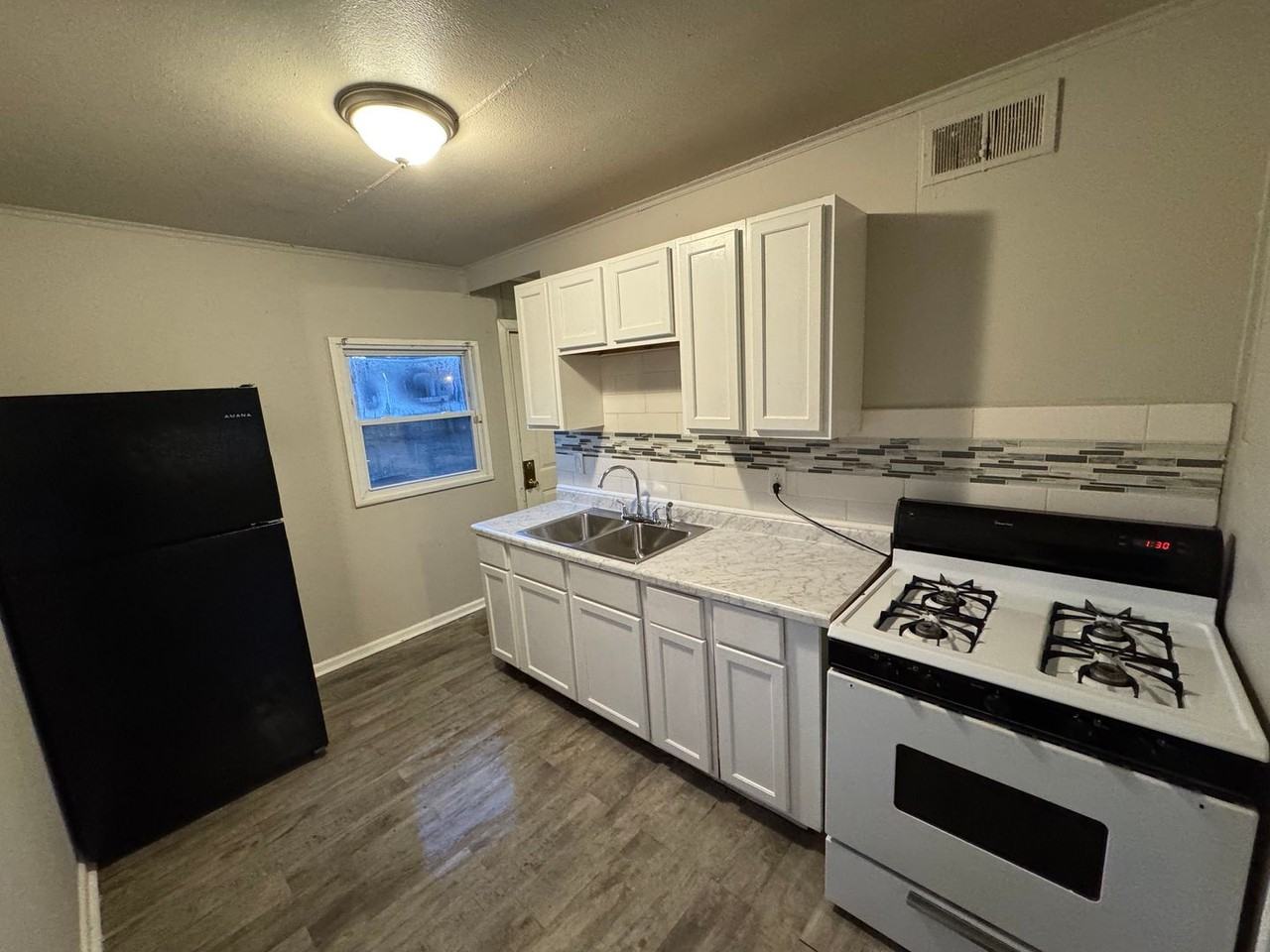 4018 Tyler St - Photo 6 of 16