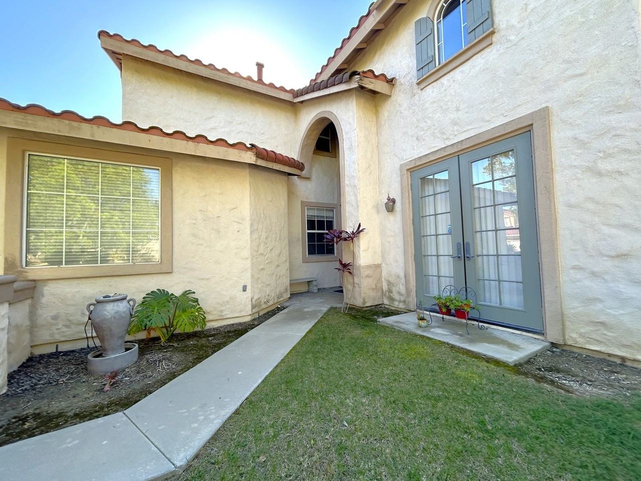 4525 Torrey Pines Dr - Photo 3 of 37