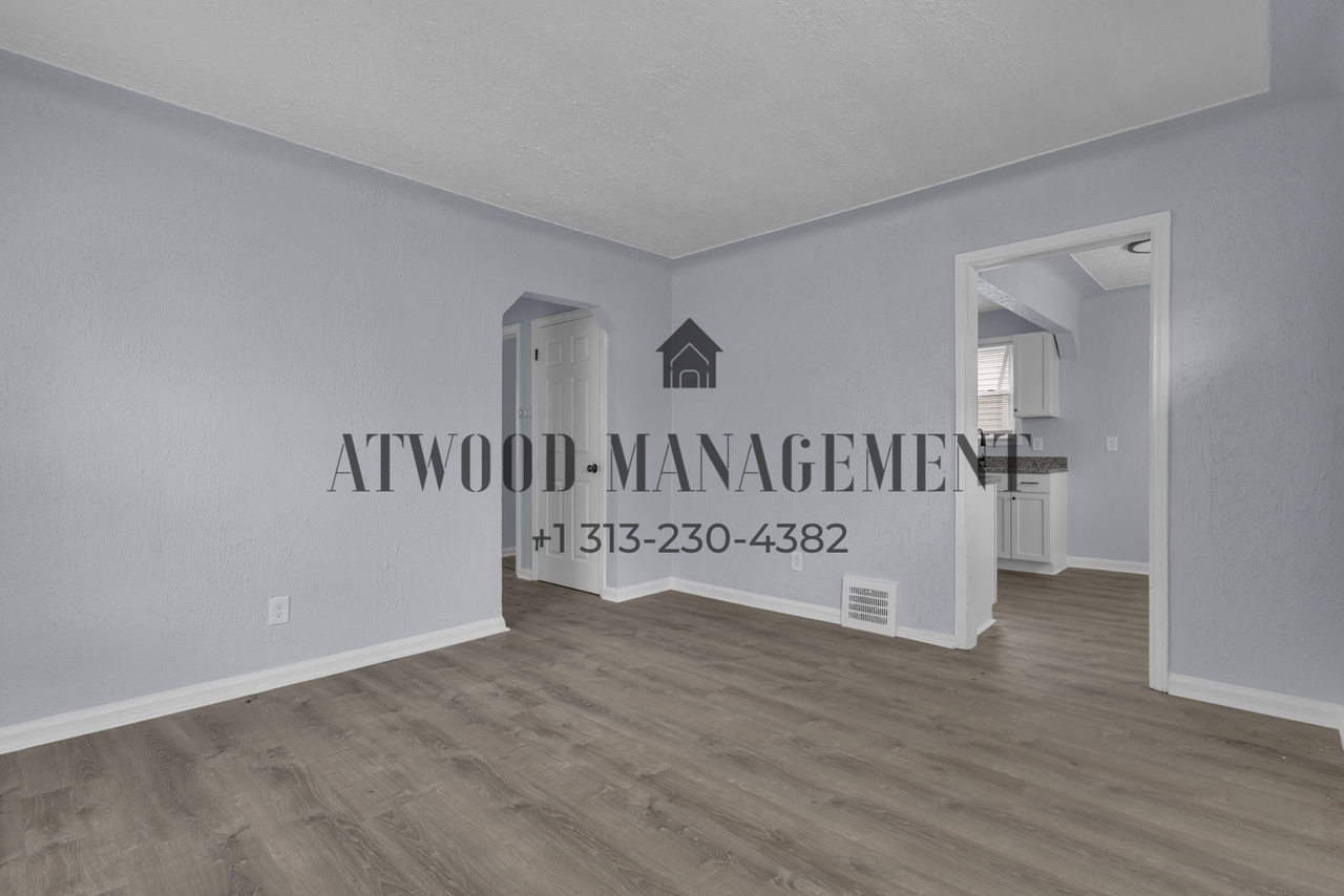 21451 Glenco St - Photo 2 of 10