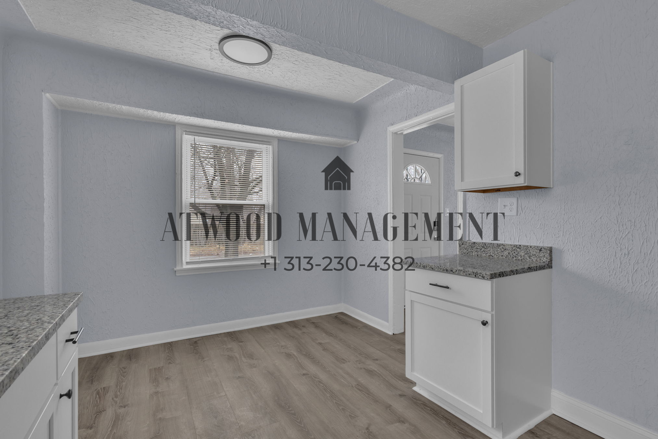 21451 Glenco St - Photo 3 of 10