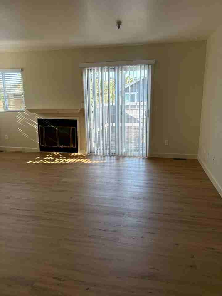 420 418, 420 and 422 Upham Street  - 422B Upham Street - Photo 4 of 12