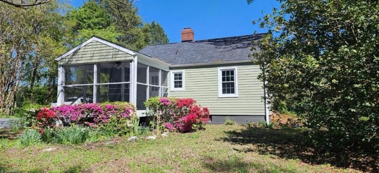 234 S Peace Haven Rd - Photo 3 of 20