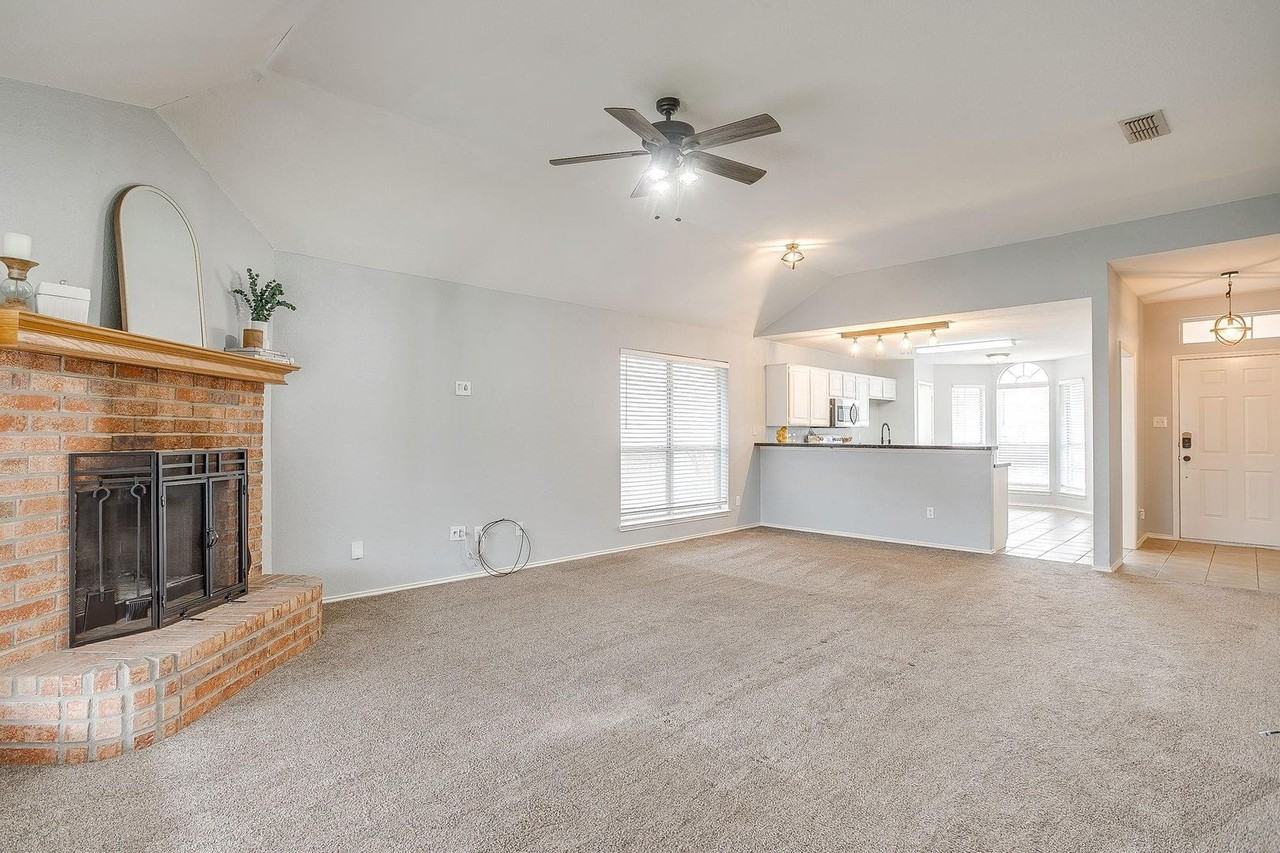 5712 Springtide Dr - Photo 4 of 27