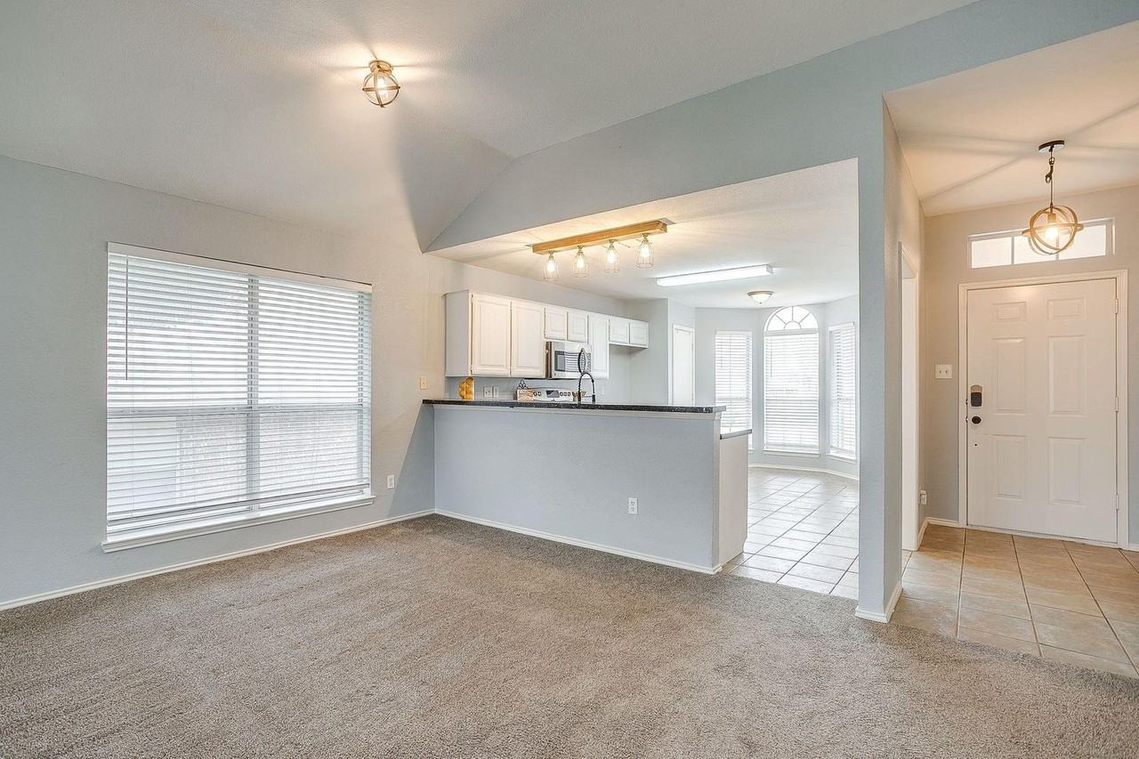 5712 Springtide Dr - Photo 6 of 27