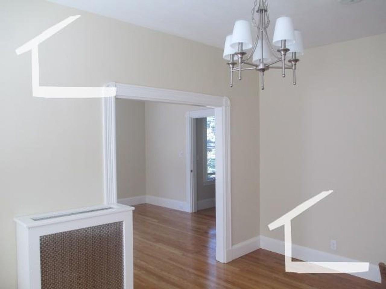 85 Surrey St - Photo 4 of 15