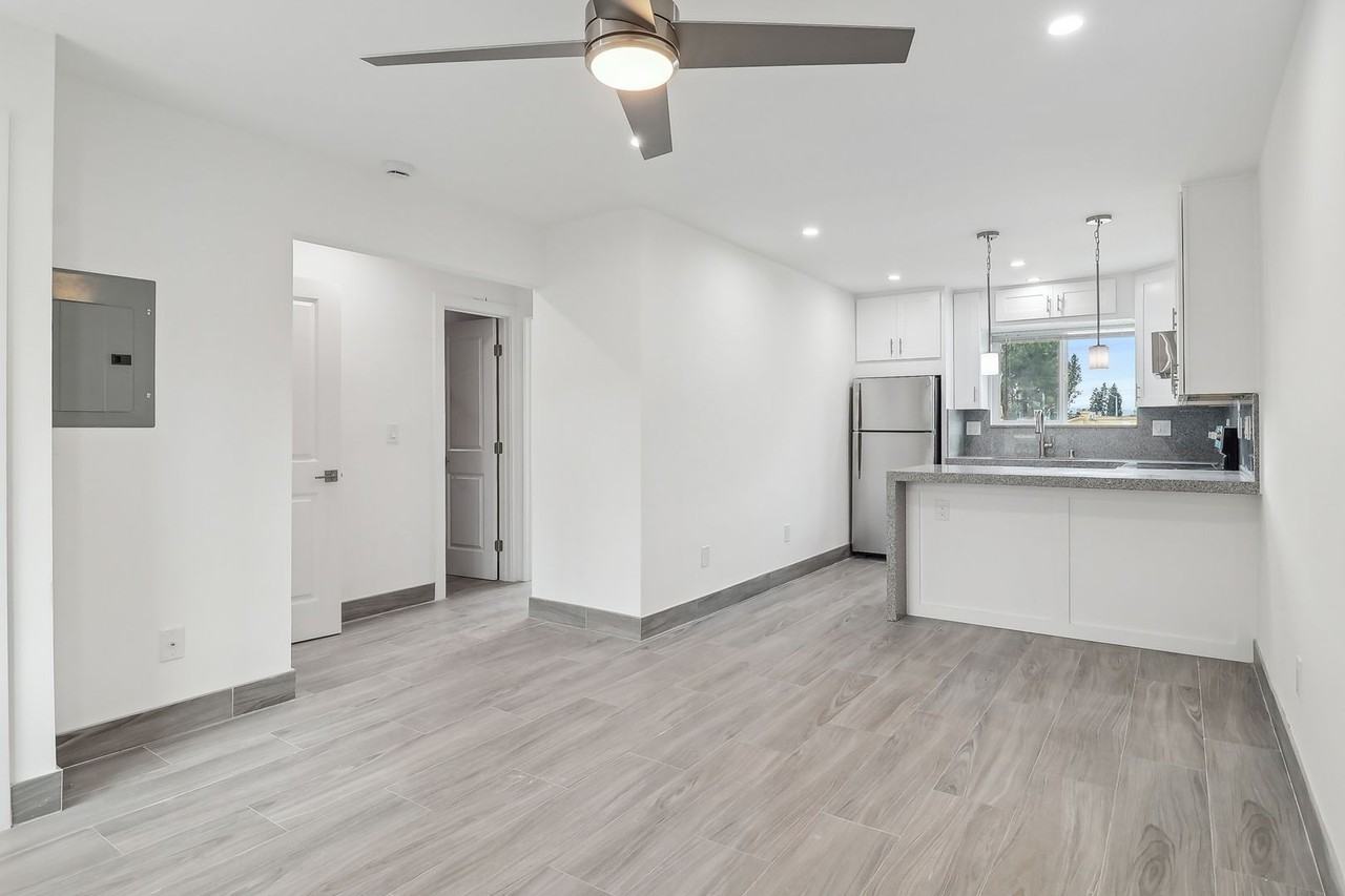 Newly Renovated 2 Bed/2 Bath El Cajon - Photo 3 of 21