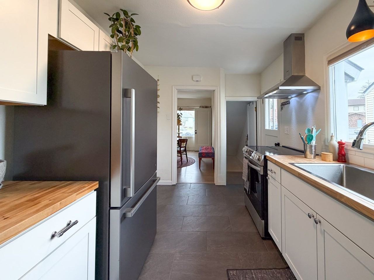 2817 W Euclid Ave - Photo 4 of 31