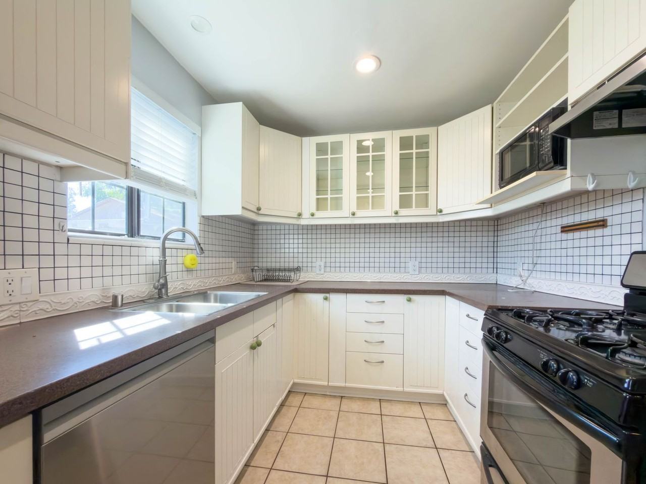 15552 Covello St - Photo 6 of 16