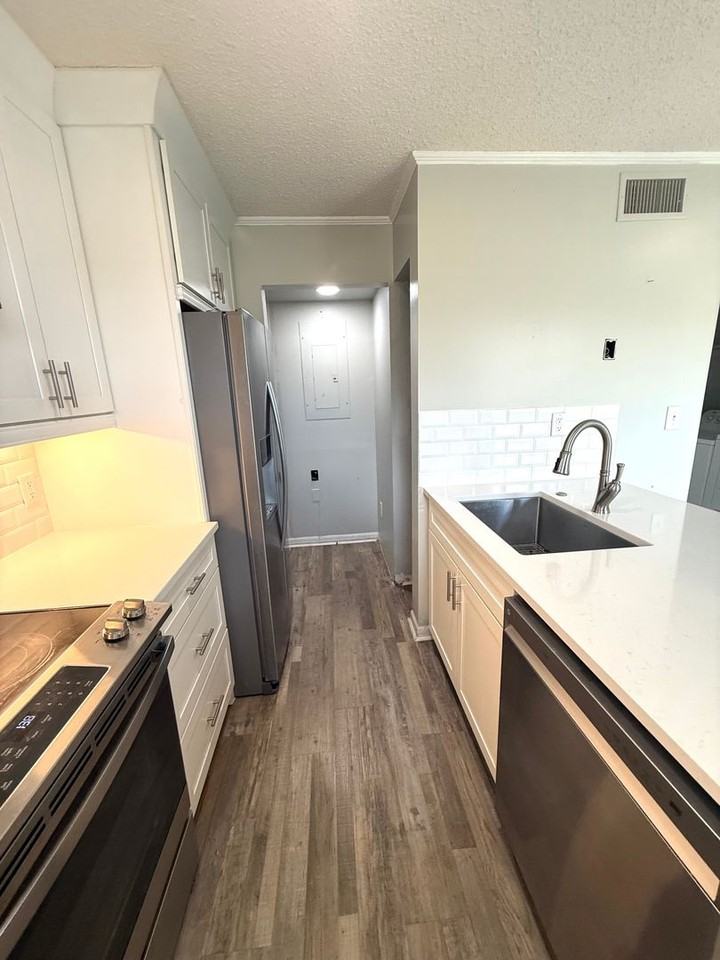 28 Smoke Rise Dr - Photo 5 of 16