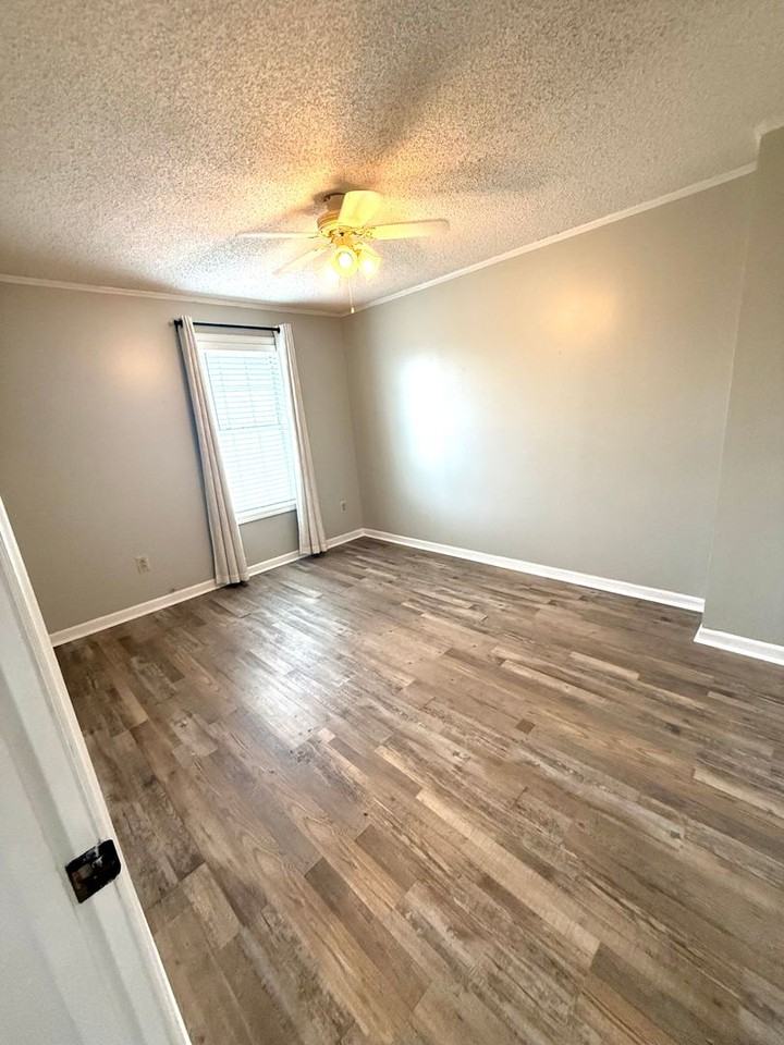 28 Smoke Rise Dr - Photo 3 of 16