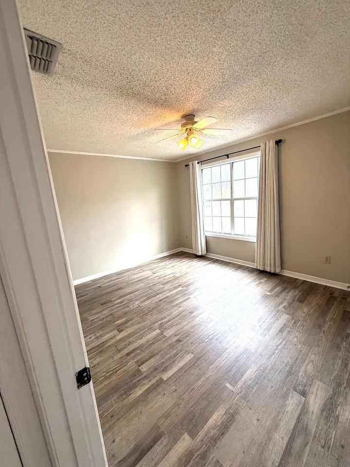 28 Smoke Rise Dr - Photo 5 of 16