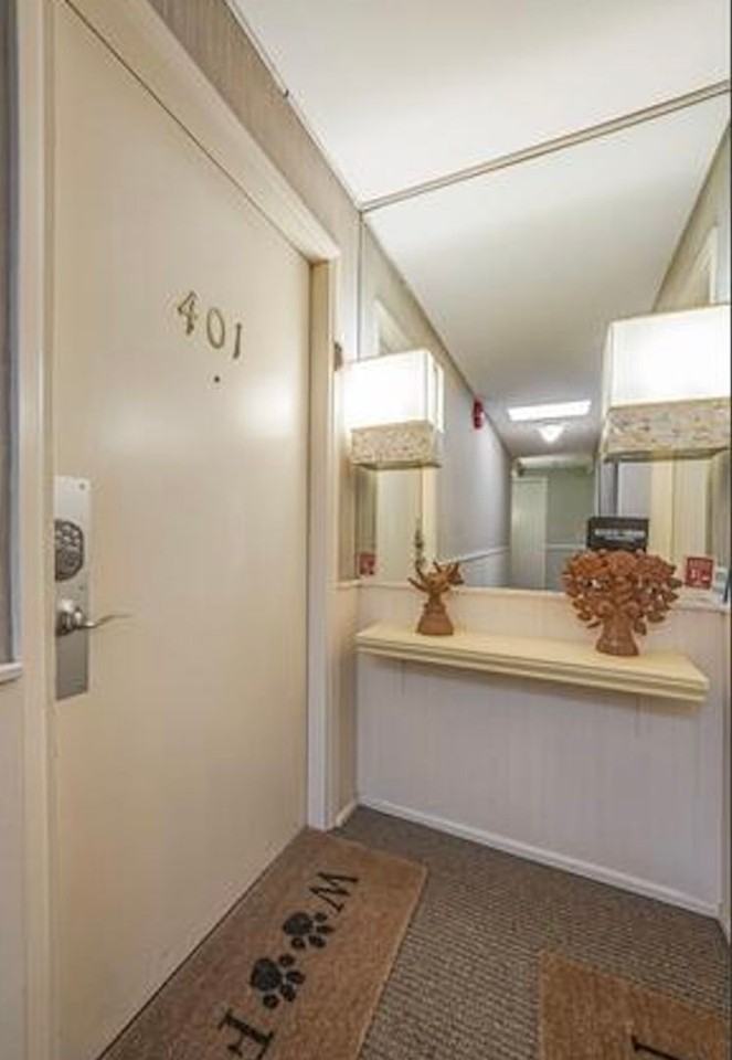 617 W Mercer Pl - Photo 2 of 15