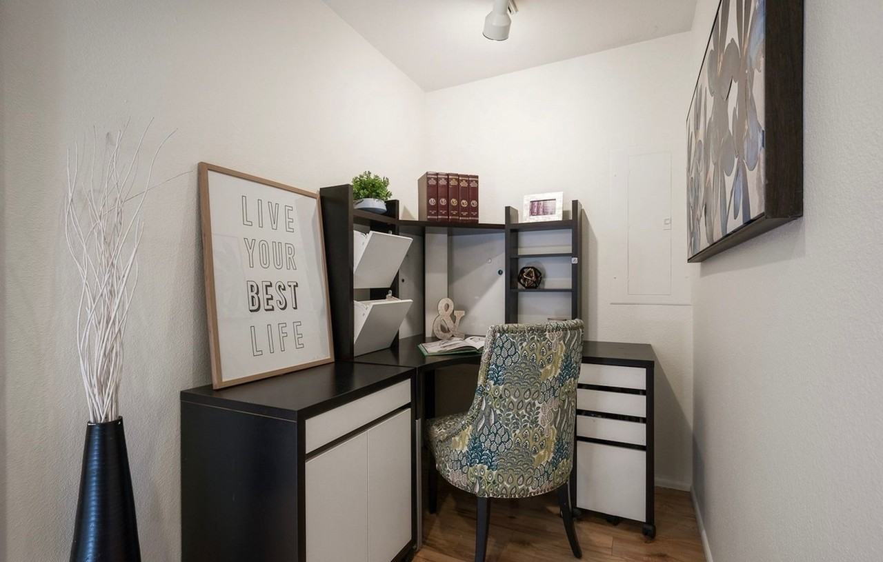 617 W Mercer Pl - Photo 6 of 15