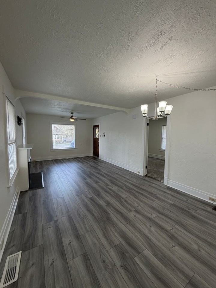 408 Barksdale Ave - Photo 3 of 15