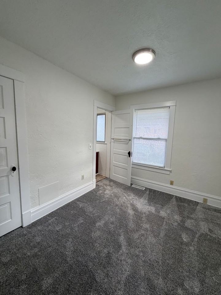 408 Barksdale Ave - Photo 5 of 15