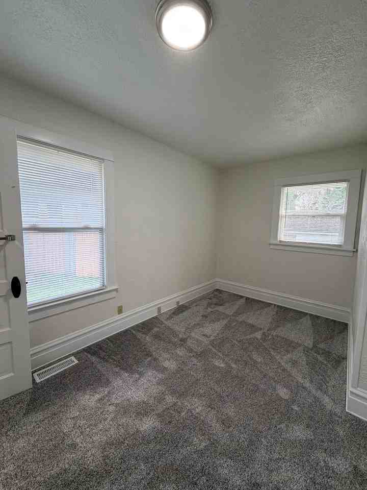 408 Barksdale Ave - Photo 6 of 15