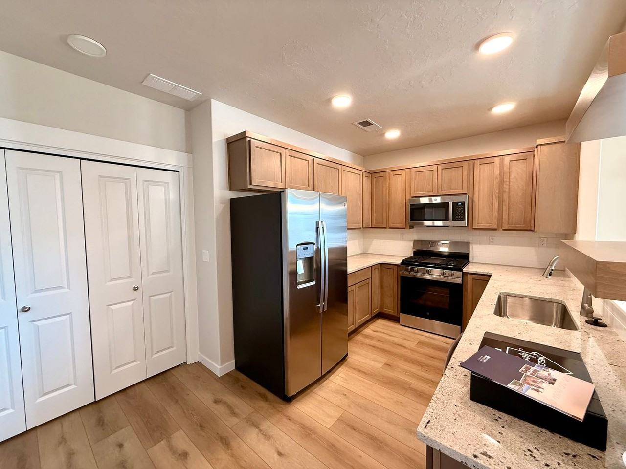 4264 S Oilseed Ave - Photo 3 of 17