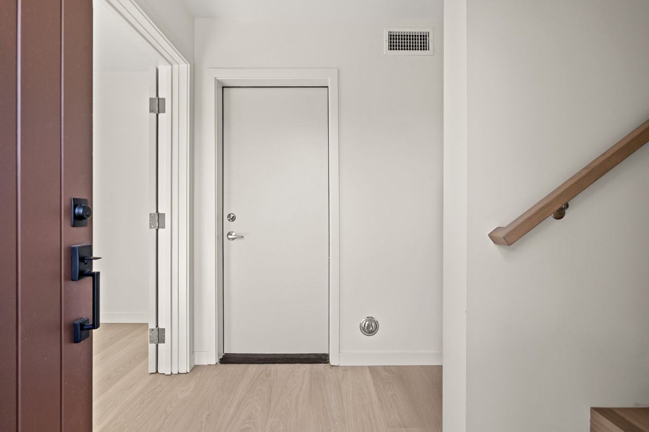 200 S 2nd Ave - Photo 7 of 31