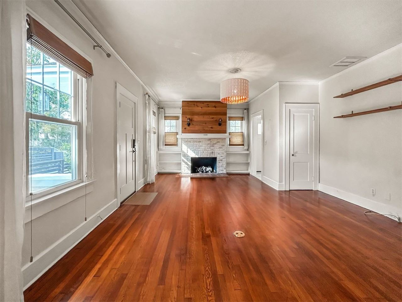 748 32nd Ave N - Photo 3 of 21