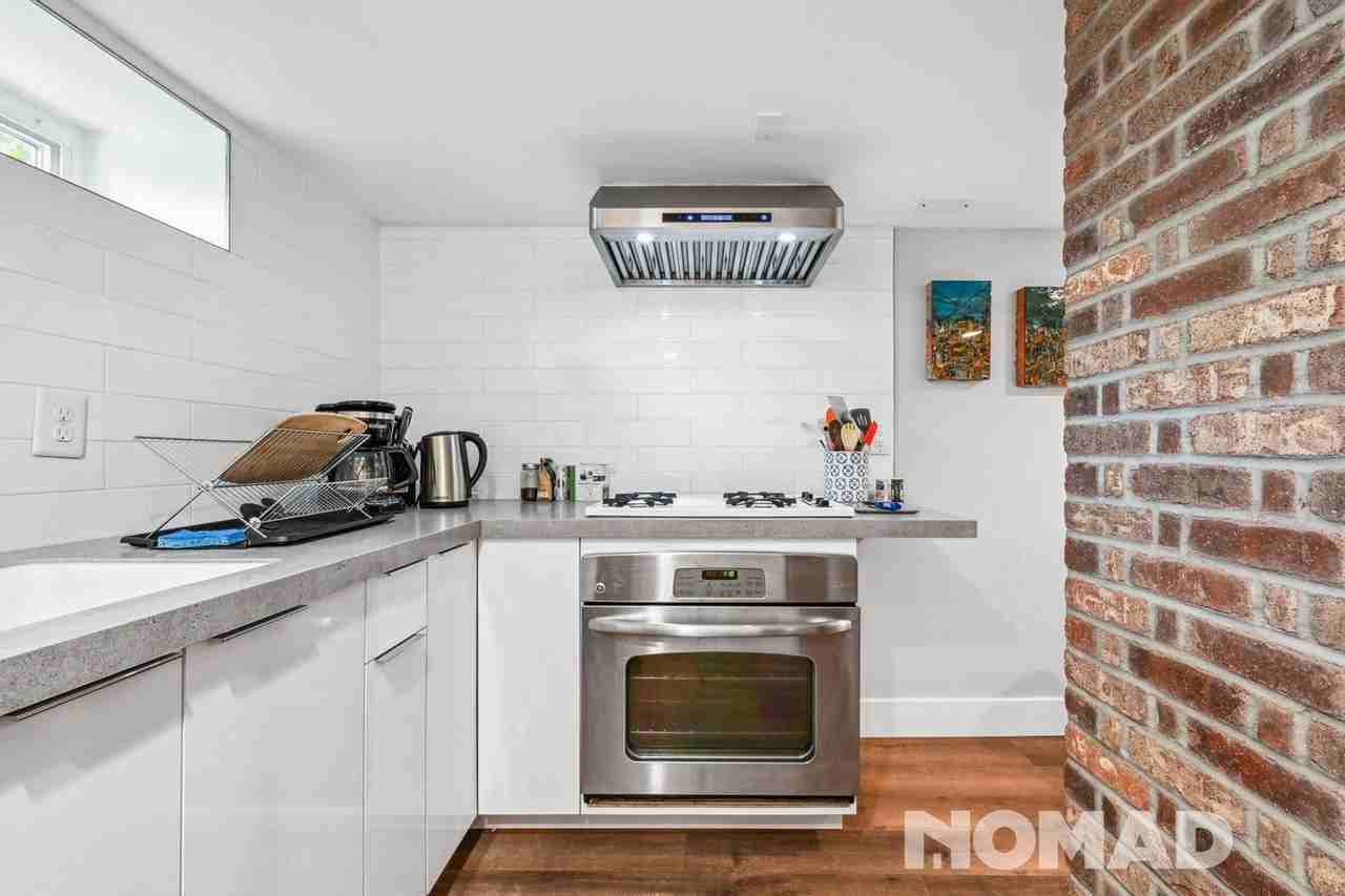 4885 Stuart St - Photo 7 of 26