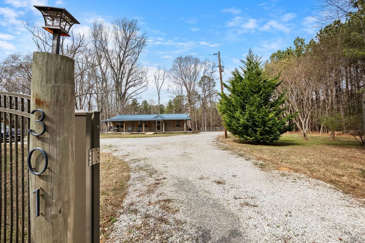 301 Fortenberry Rd - Photo 6 of 24