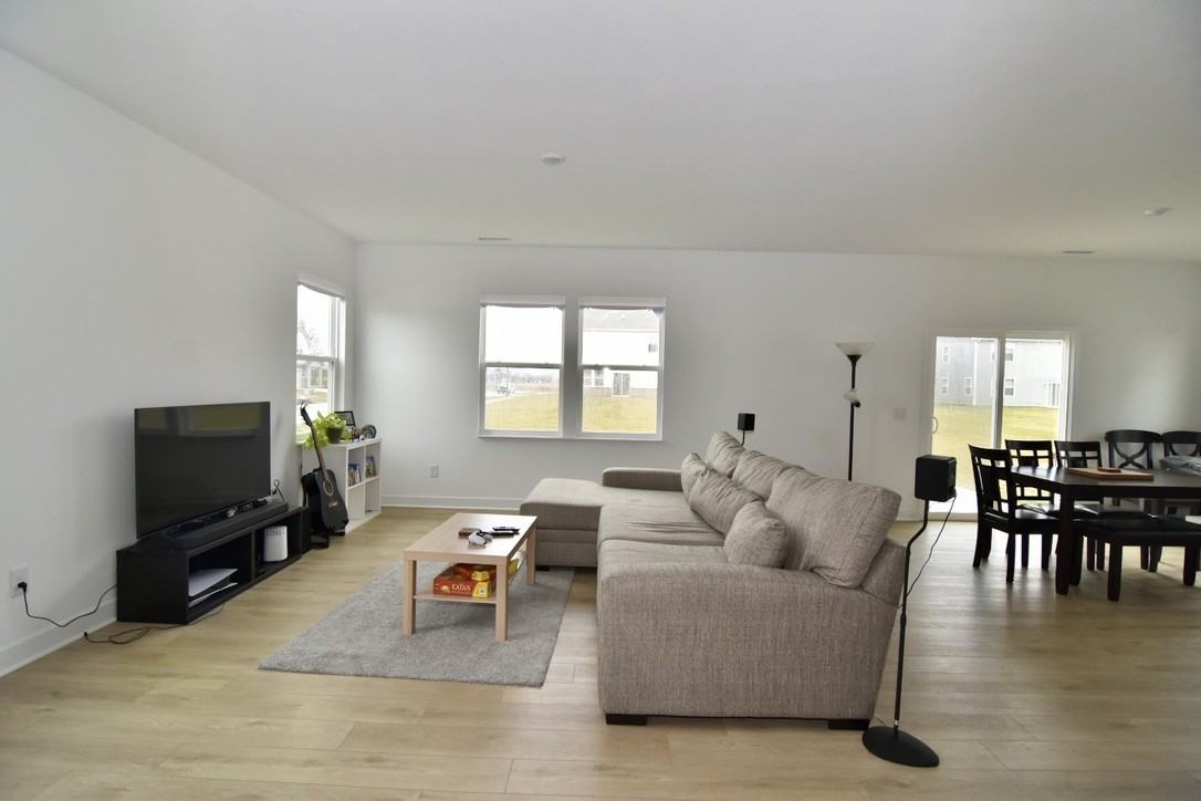 899 Norfolk Ln #NA - Photo 4 of 19