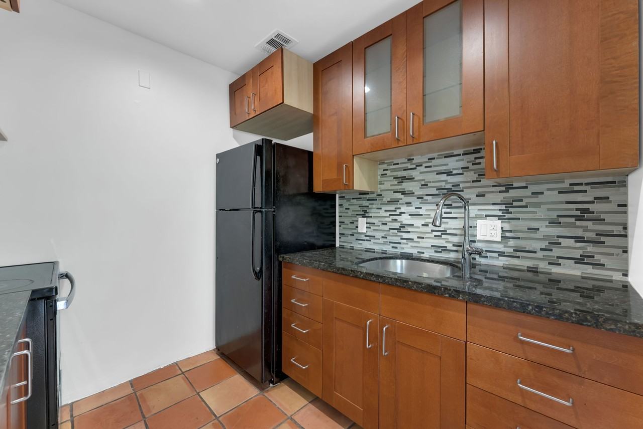 4015 Sw 10th St - Photo 7 of 19