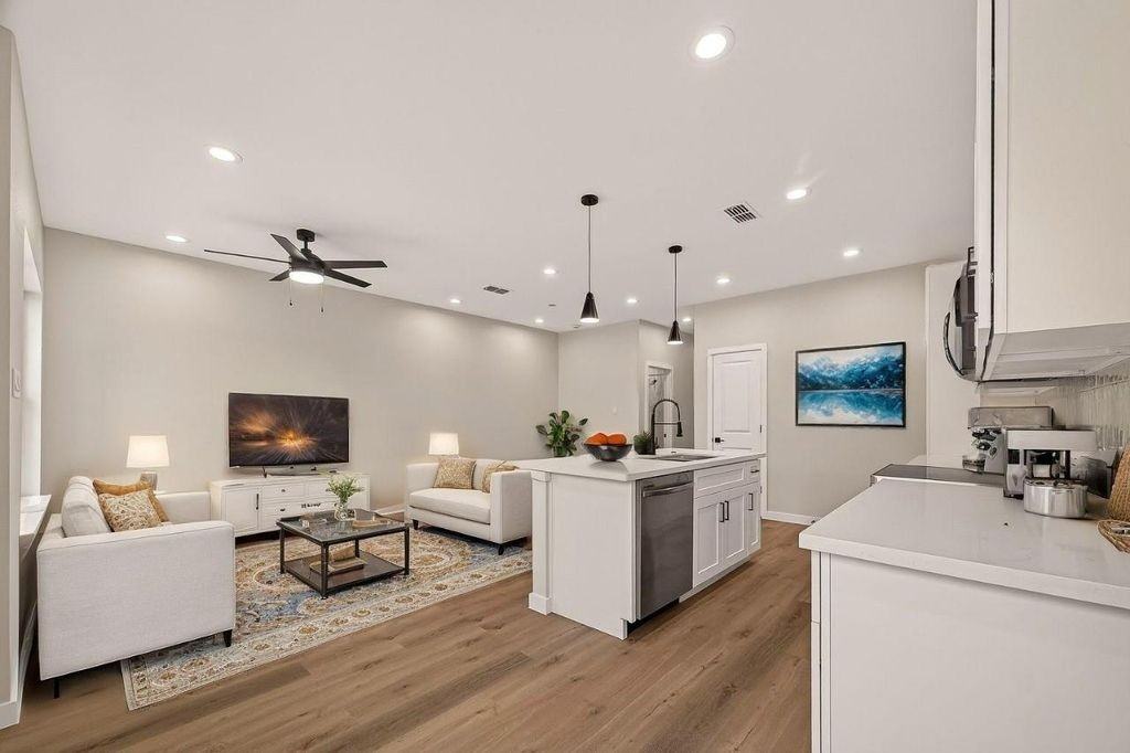 5408 Fairchild St #B - Photo 3 of 12