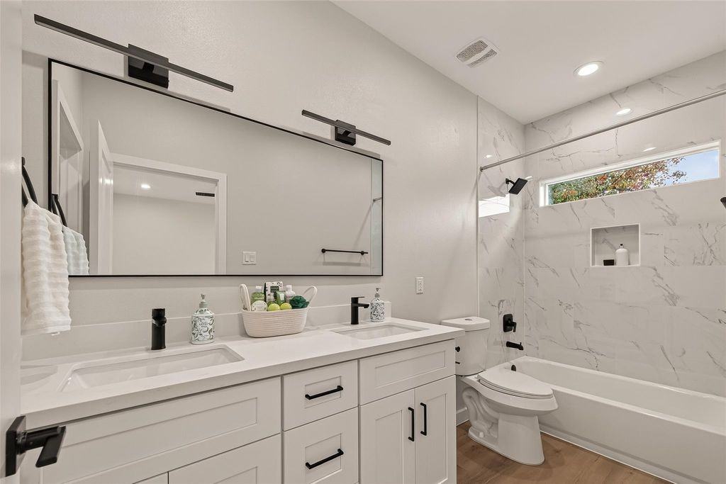 5408 Fairchild St #B - Photo 6 of 12