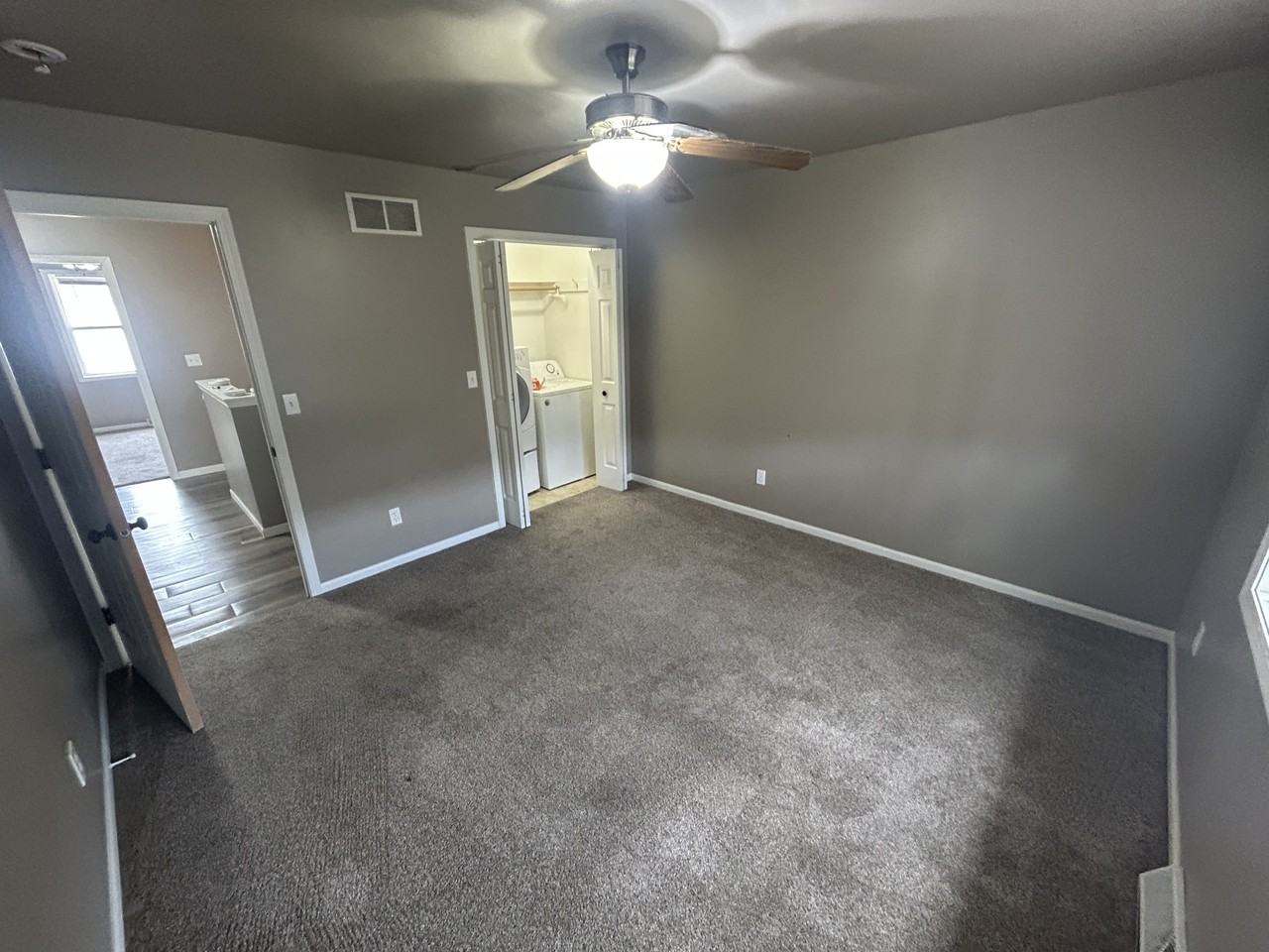 902 Denise Ct #902 - Photo 5 of 10