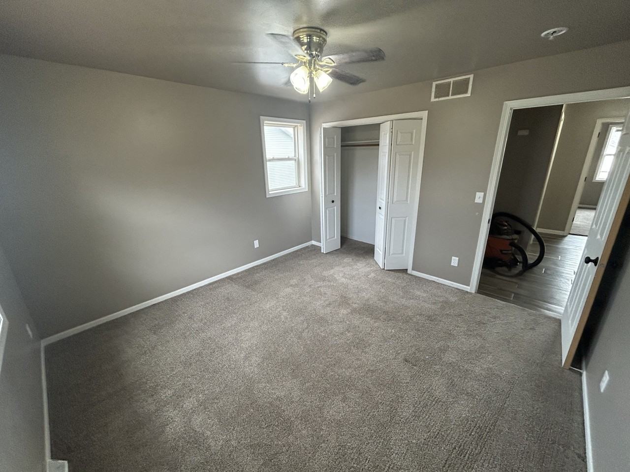 902 Denise Ct #902 - Photo 6 of 10