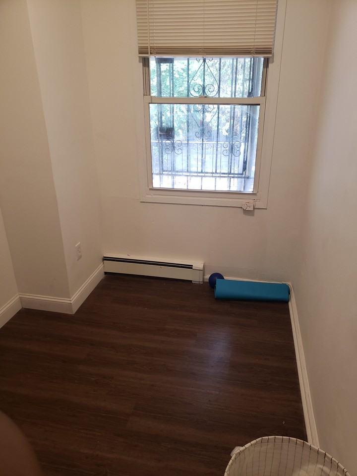 2411 Cambreleng Ave #1stFL - Photo 5 of 15