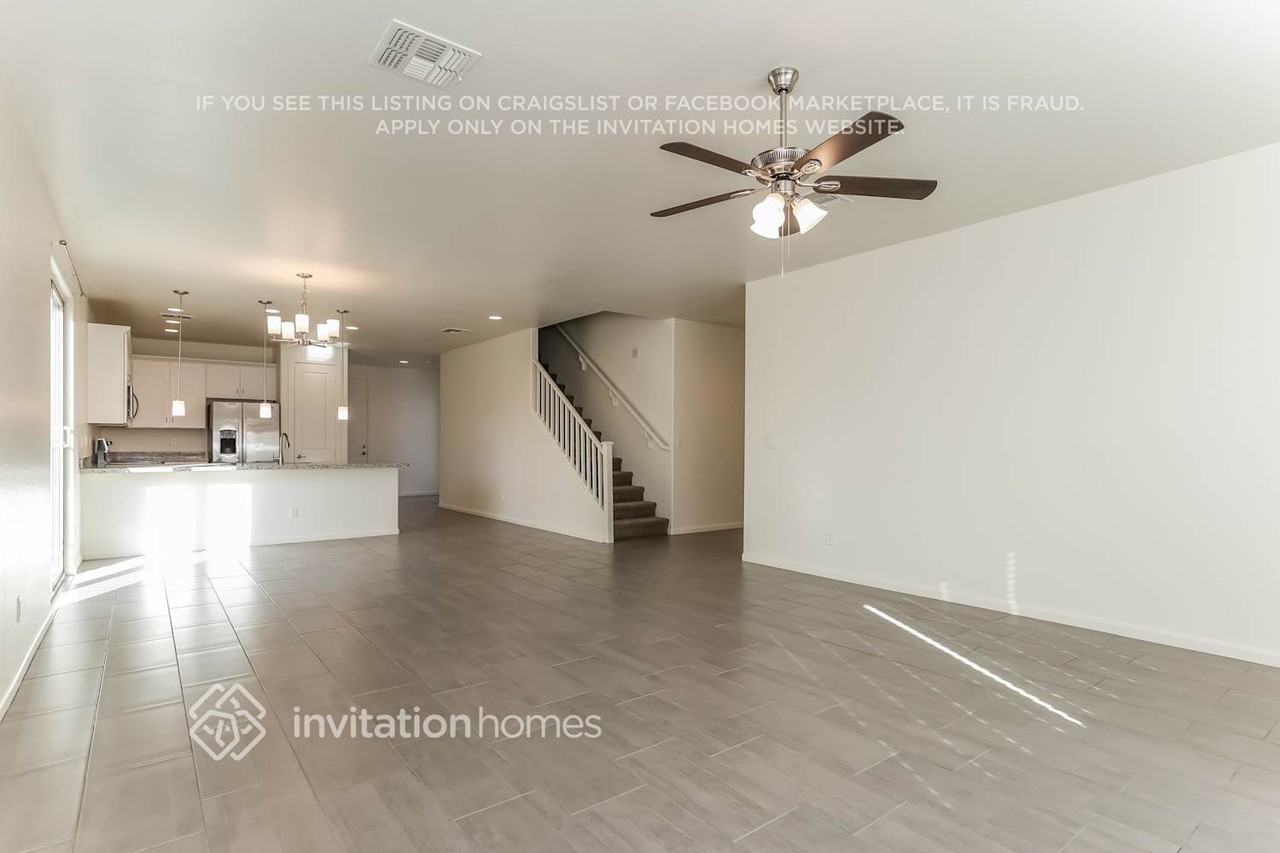 16440 S 10th St - Photo 5 of 18