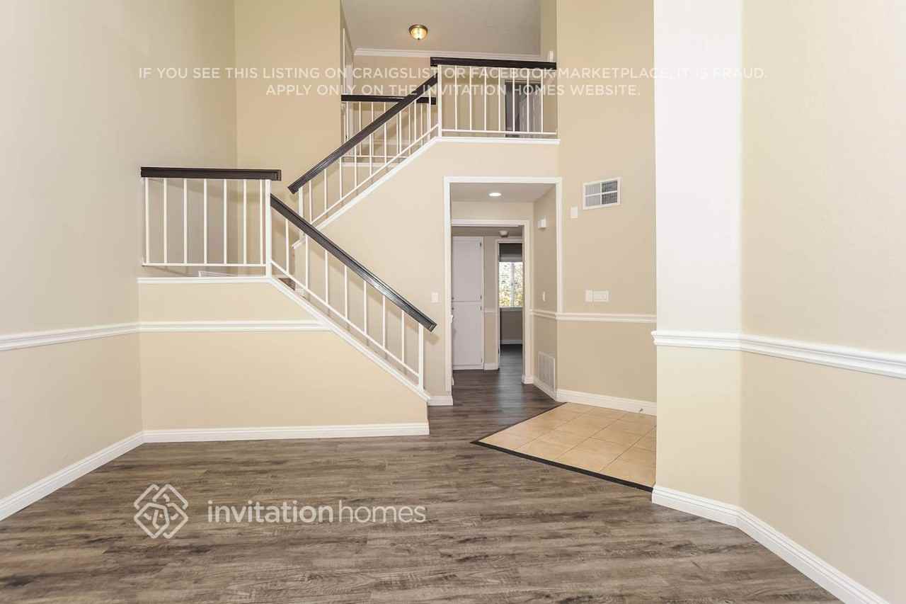 3120 Crowne Dr - Photo 4 of 18