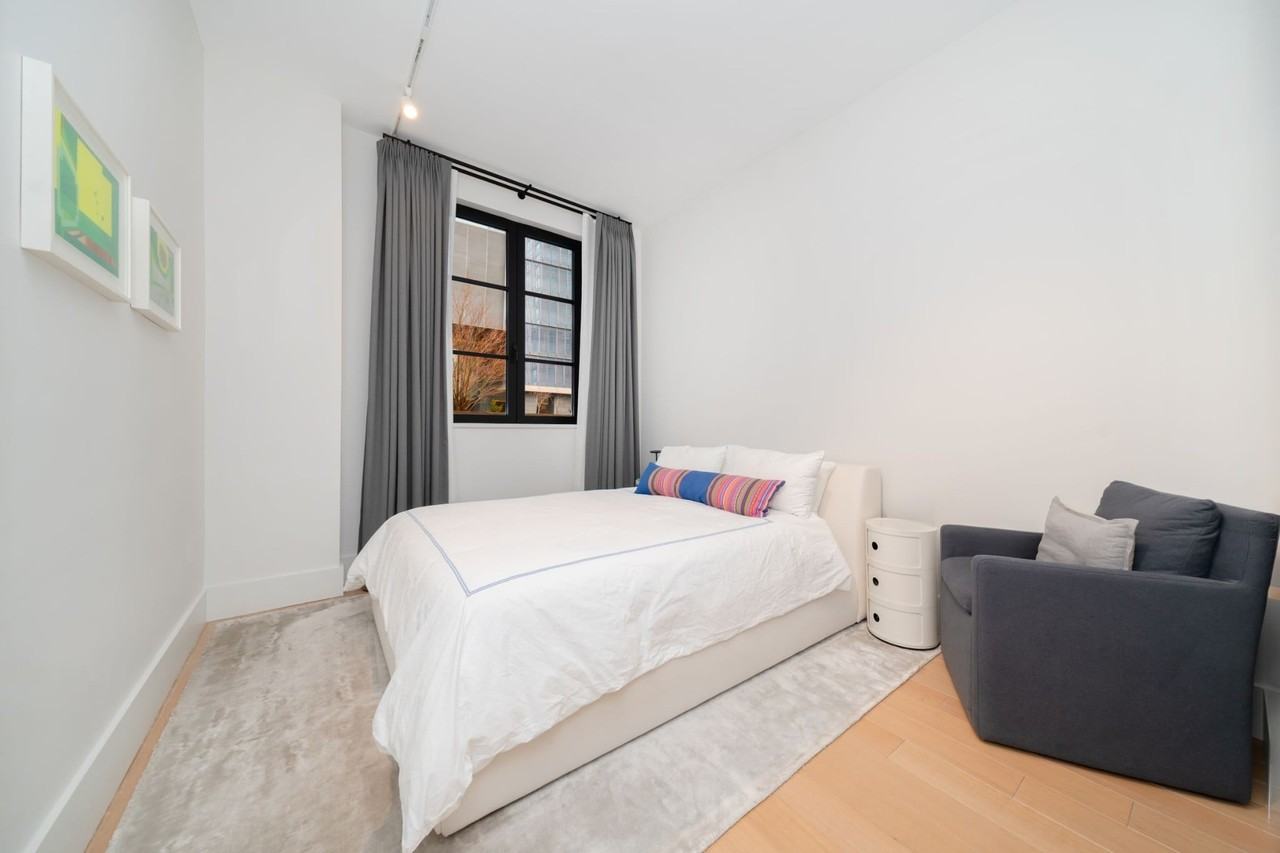 517 W 29th St #4F - Photo 4 of 18