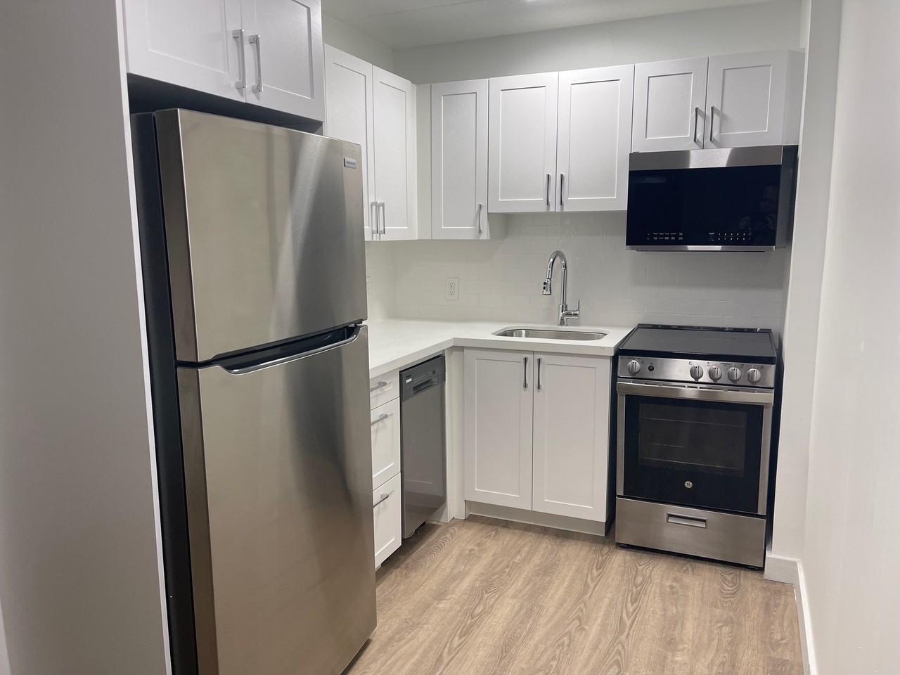 601 Dundas Street East - Photo 2 of 12