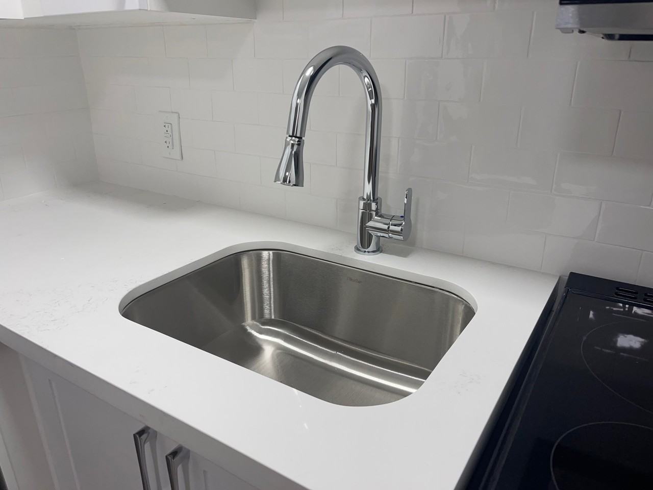 601 Dundas Street East - Photo 3 of 12