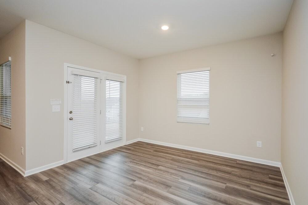 590 Knightsbridge Ln - Photo 5 of 16