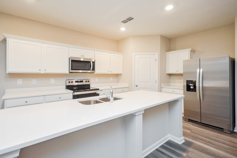 590 Knightsbridge Ln - Photo 6 of 16