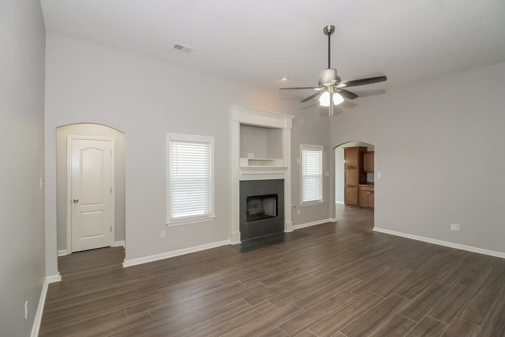 70 Penny Ln - Photo 4 of 16