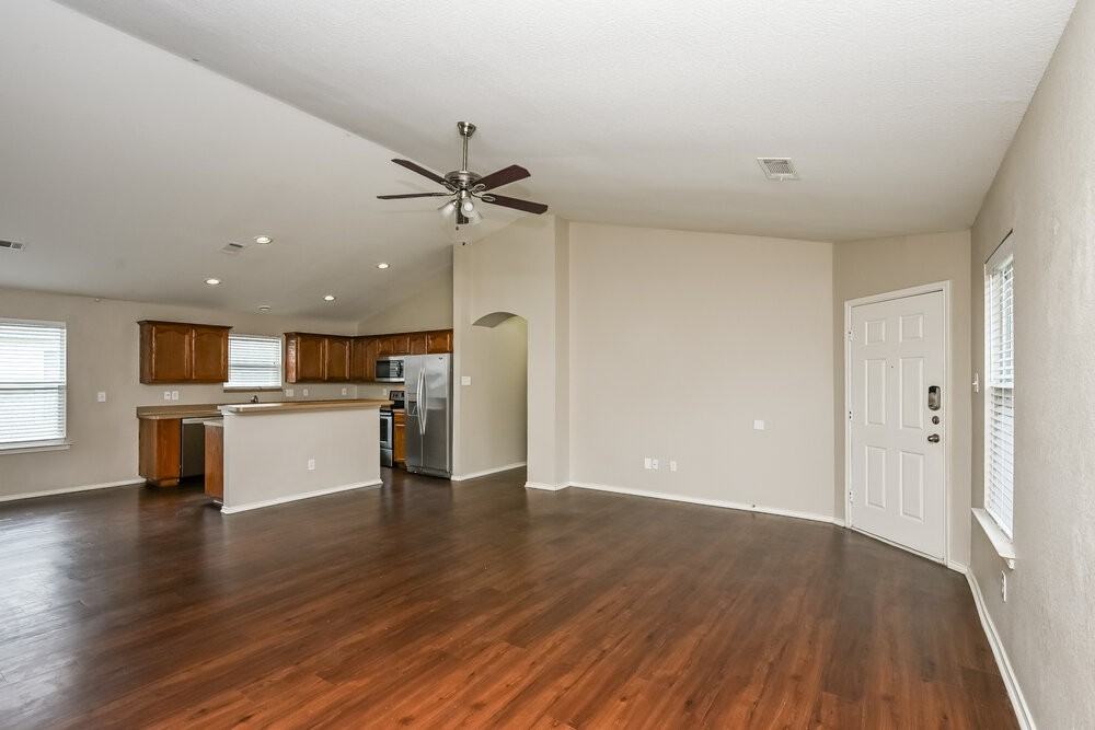 1144 Browntop St - Photo 4 of 16