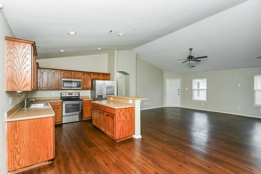 1144 Browntop St - Photo 5 of 16