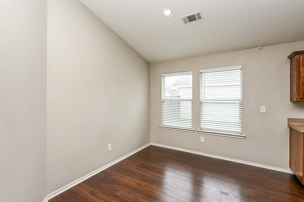 1144 Browntop St - Photo 6 of 16